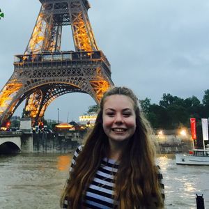 Meet your Posher, Caroline